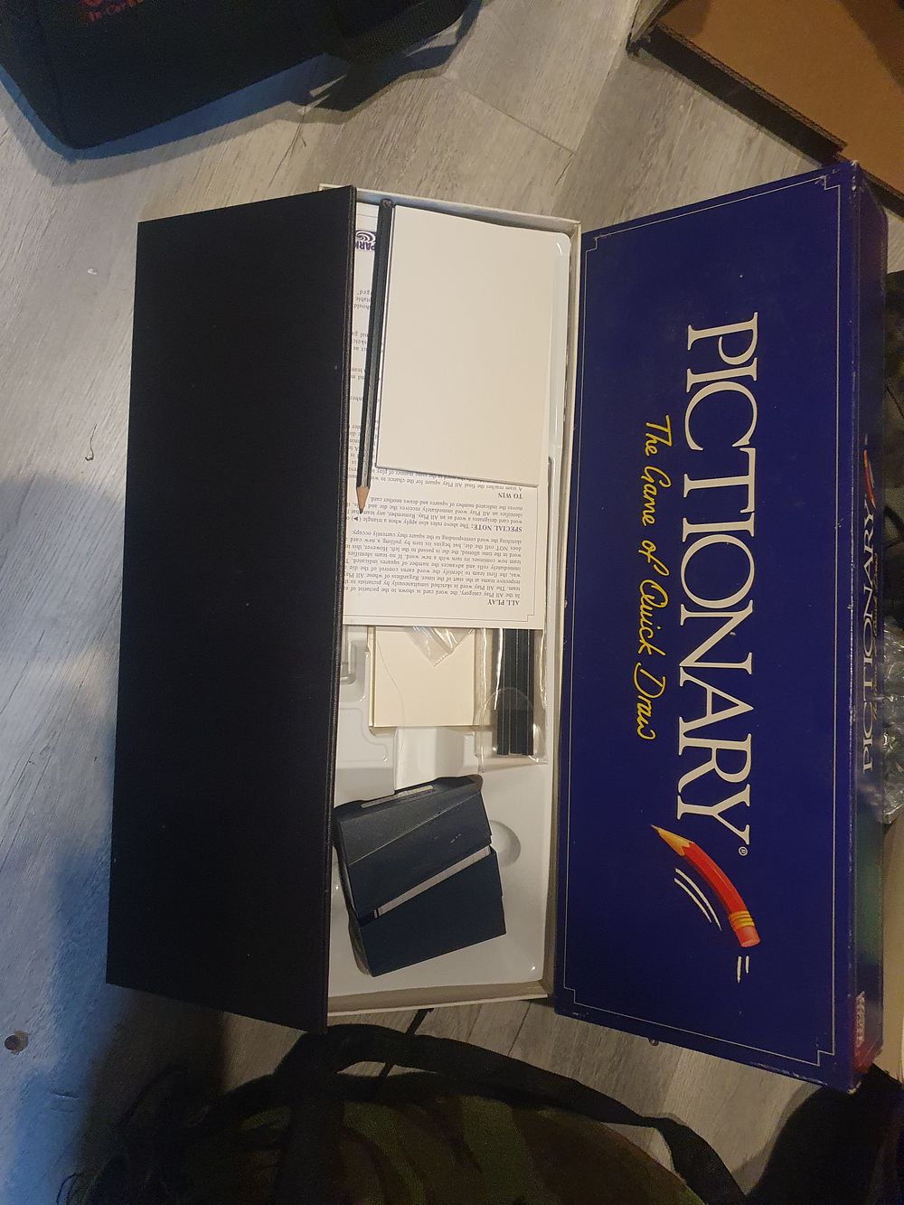 Lot 160: Boxed pictionary