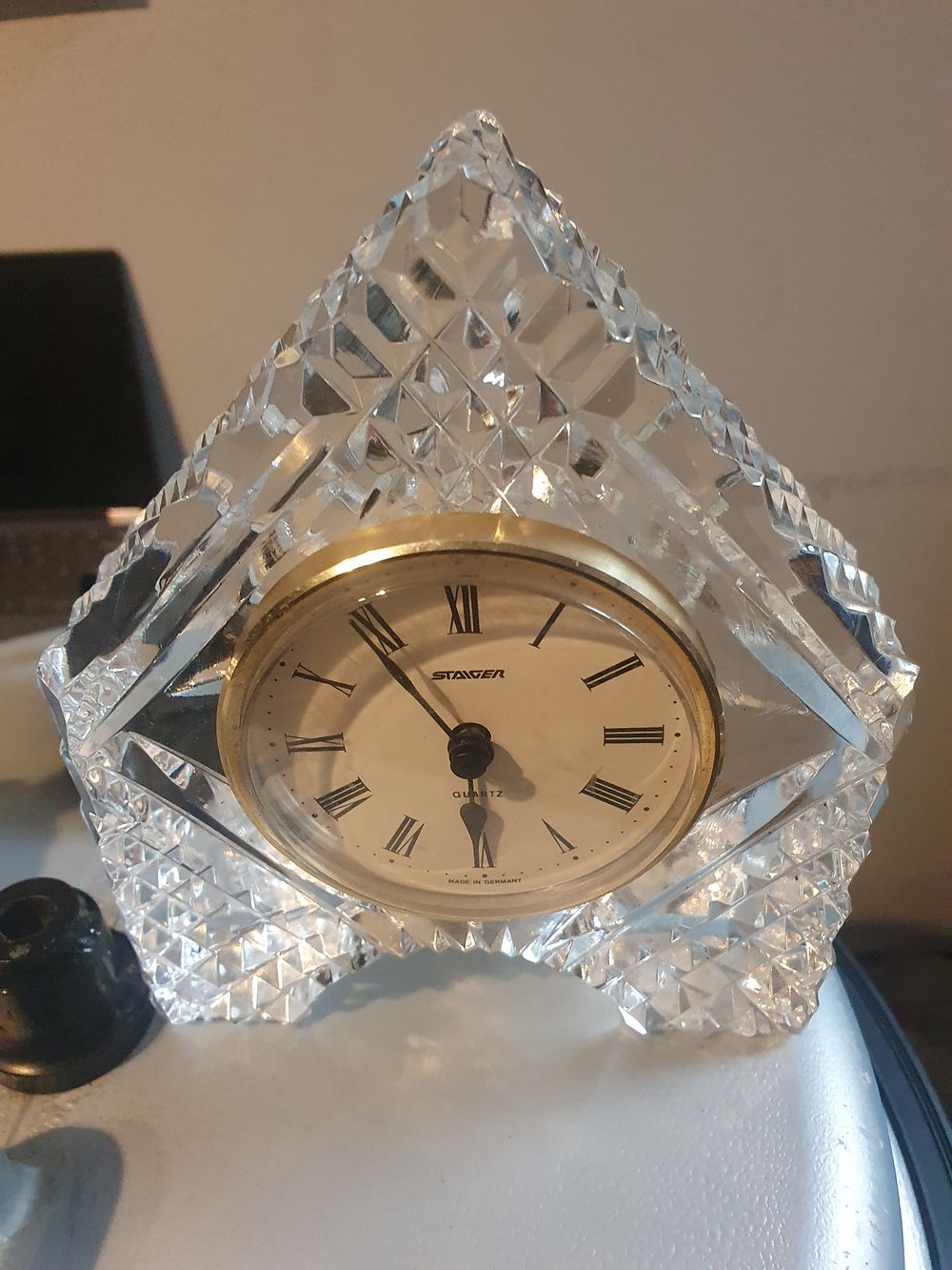 Lot 166: Large crystal clock