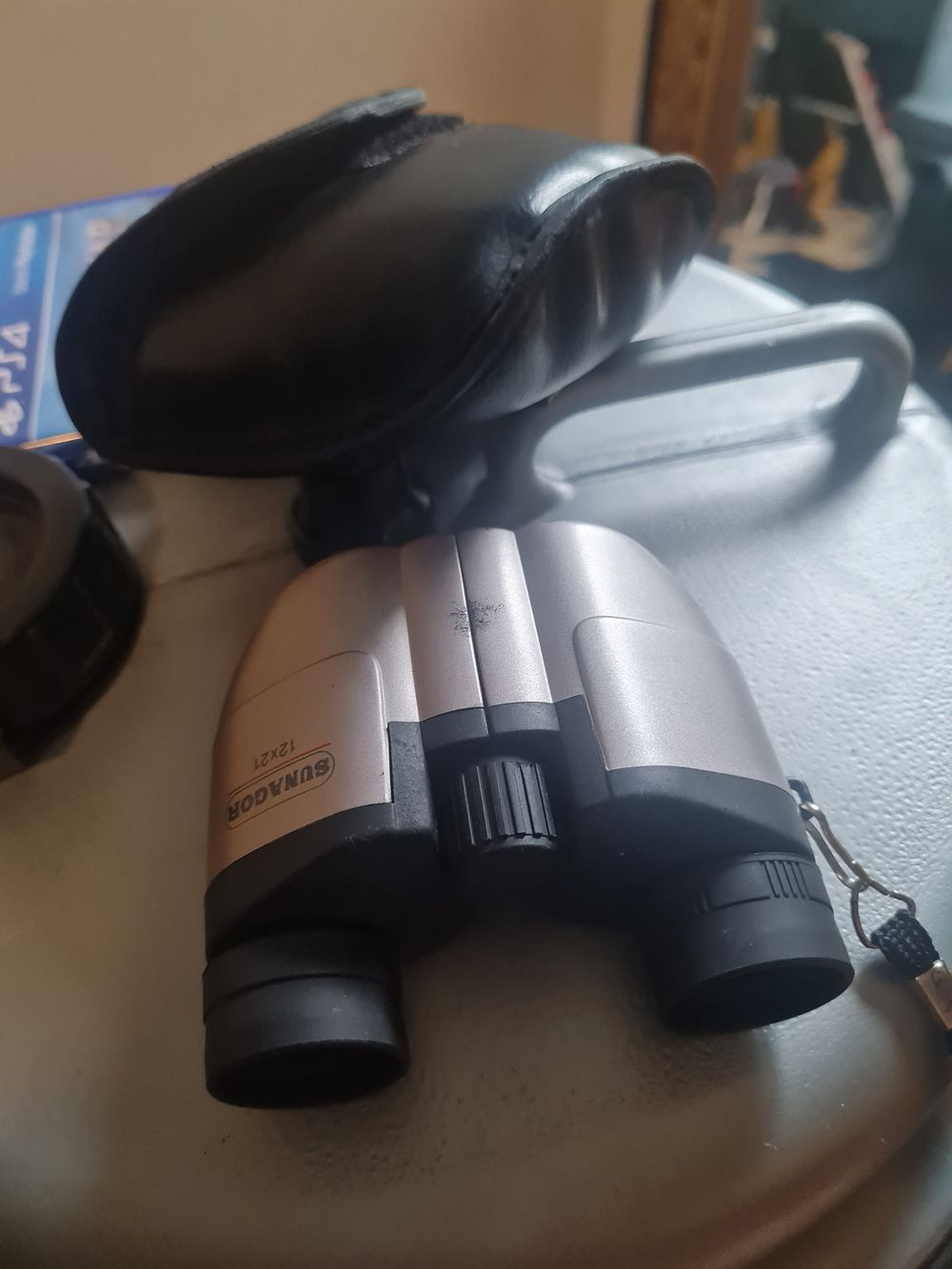 Lot 1z: Sunagor binoculars