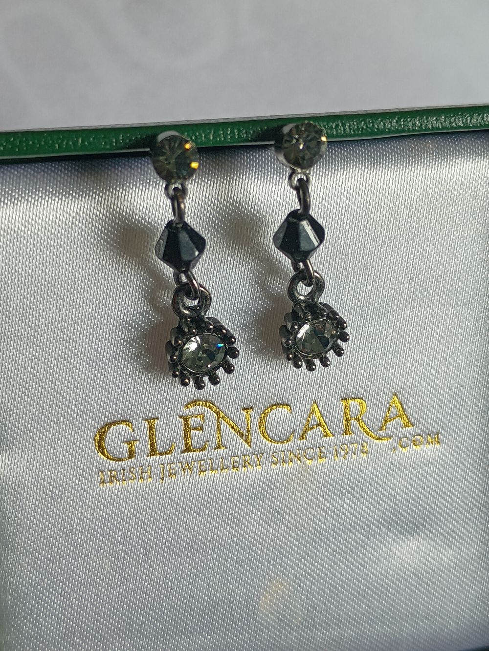 Lot 212: Beautiful Pair Of Diamante Drop Earrings