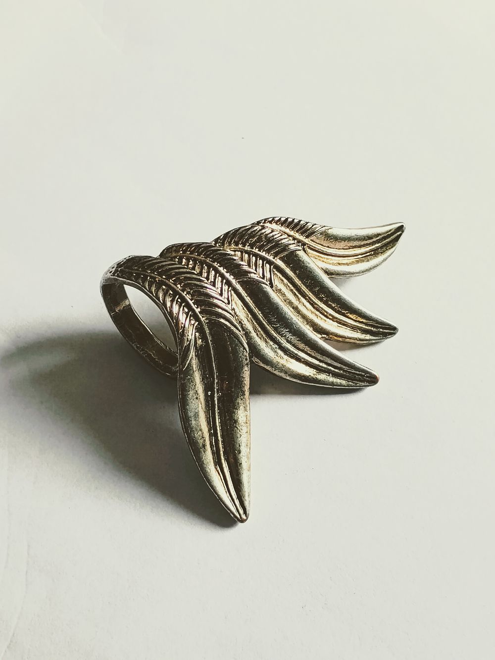 Lot 215: Large Quirky Wings Ring