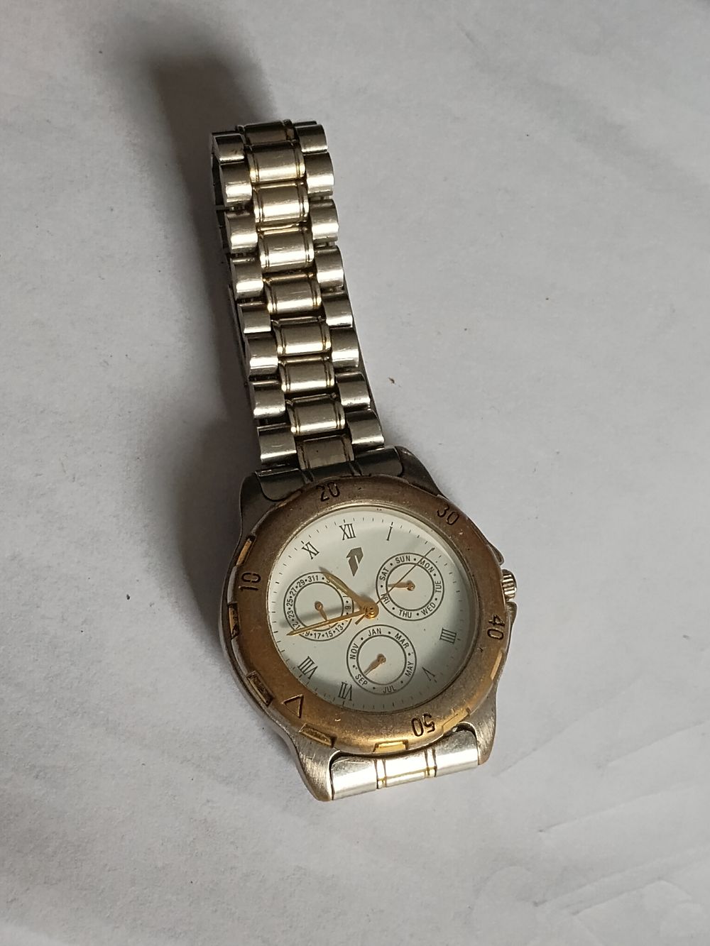 Lot 216: Gentlemans heavy vintage Stainless Steel ZRC watch