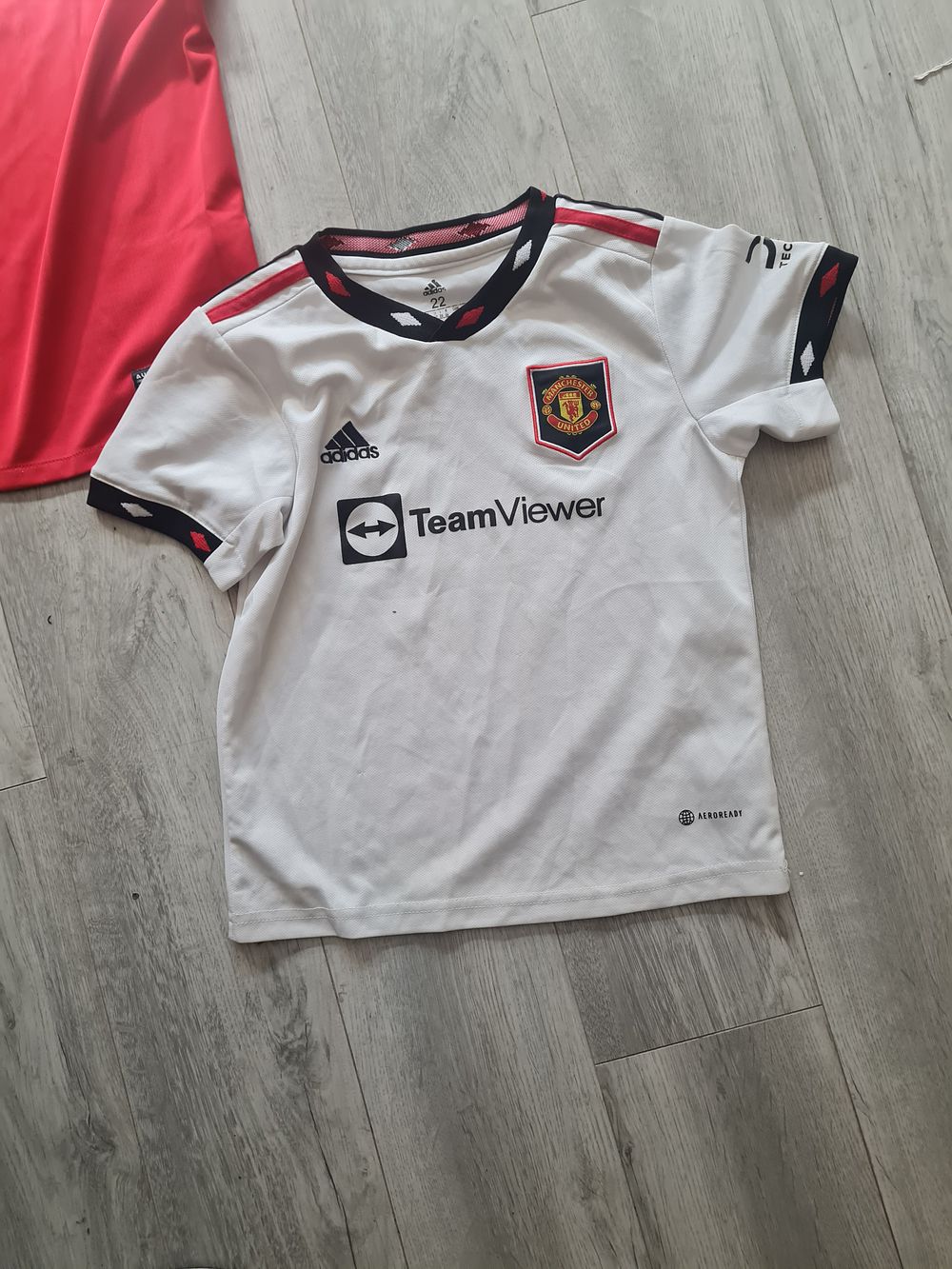 Lot 111: Manchester utd Jersey