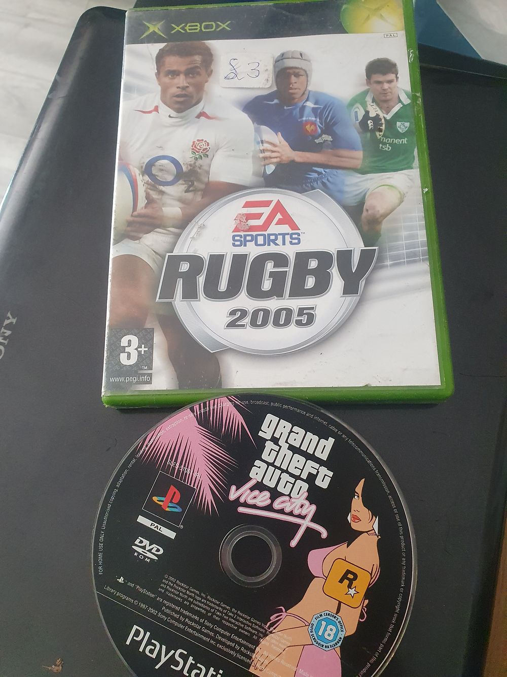 Lot 205: 2 vintage games, xbox playstation 1