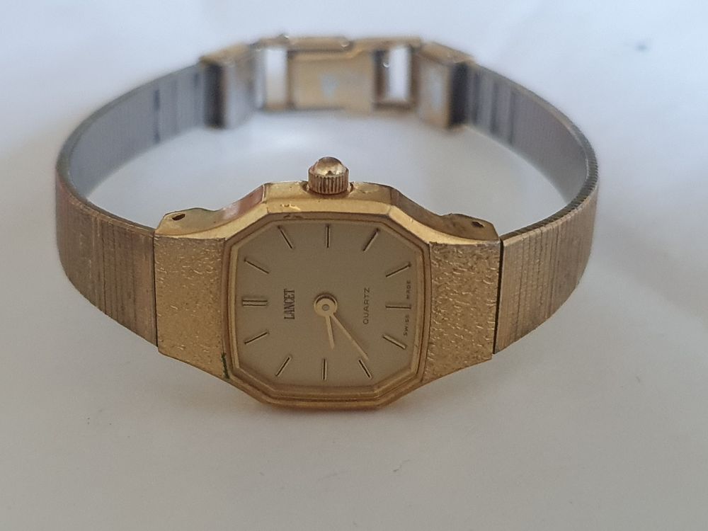 Lot 270: Vintage ladies watch