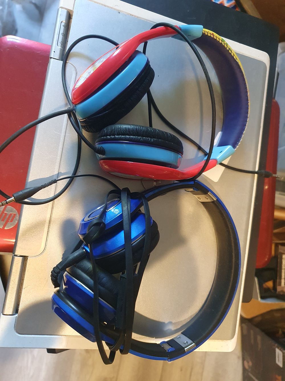 Lot 277: 2 headsets