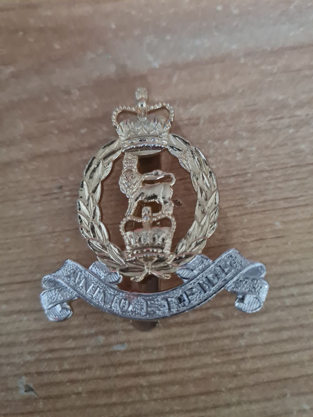 Lot 177a: Adjutant General's Corps Cap Badge