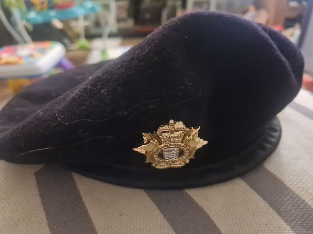 Lot 367: Military beret