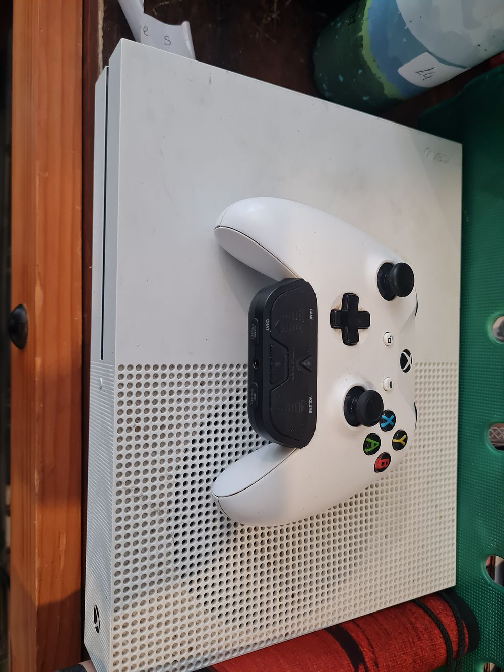 Lot 95t: Xbox 1 series s working with controller