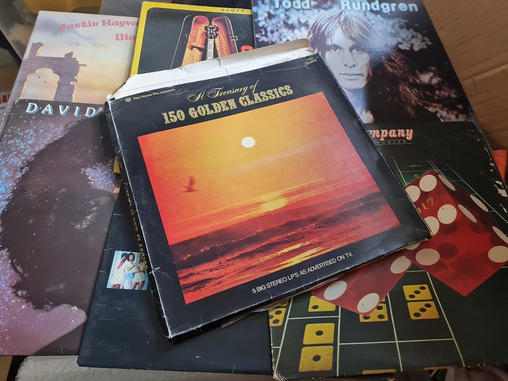 Lot 44o: Vintage vinyl lot