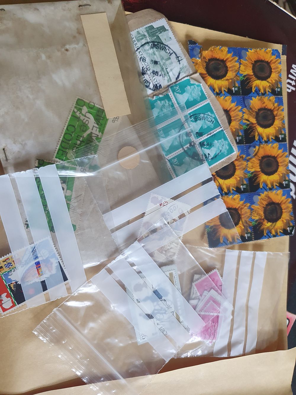 Lot 199t: Vintage stamp lot