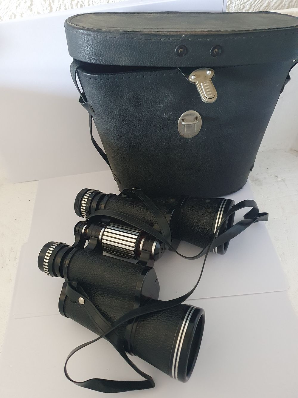Lot 218: Cased binoculars 10 x 50 fully coated optics admiral ii