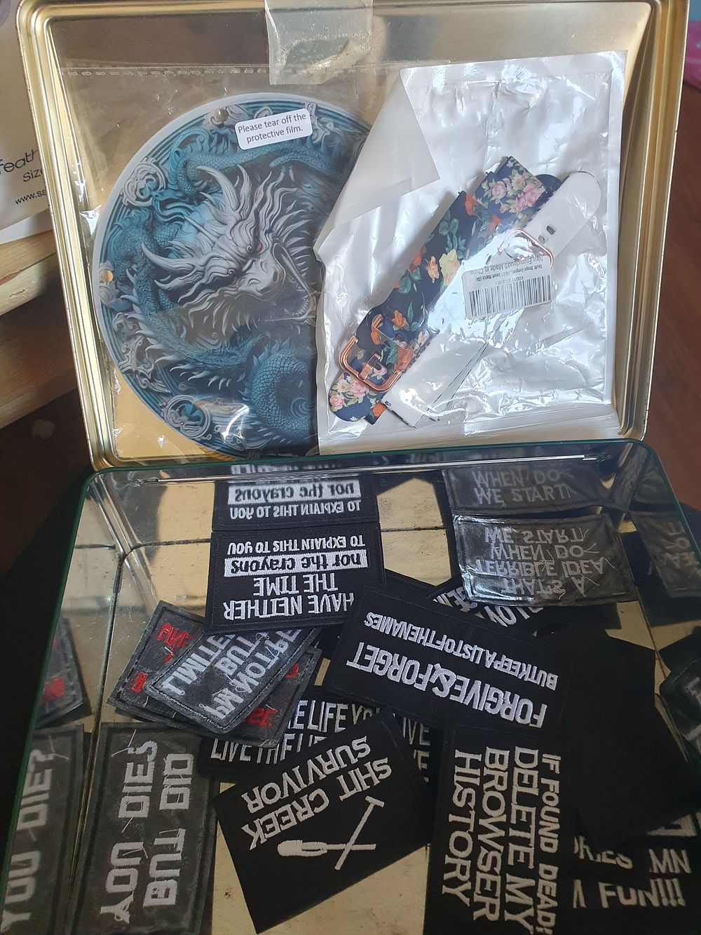 Lot 374: Mic joblot of patches etc