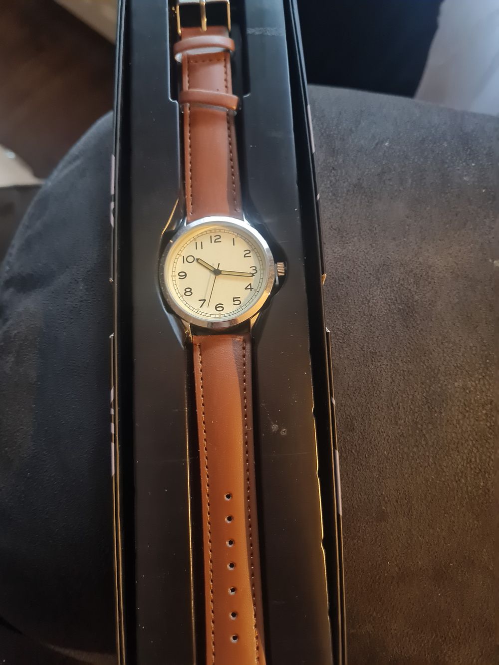 Lot 397: New.boxed watch
