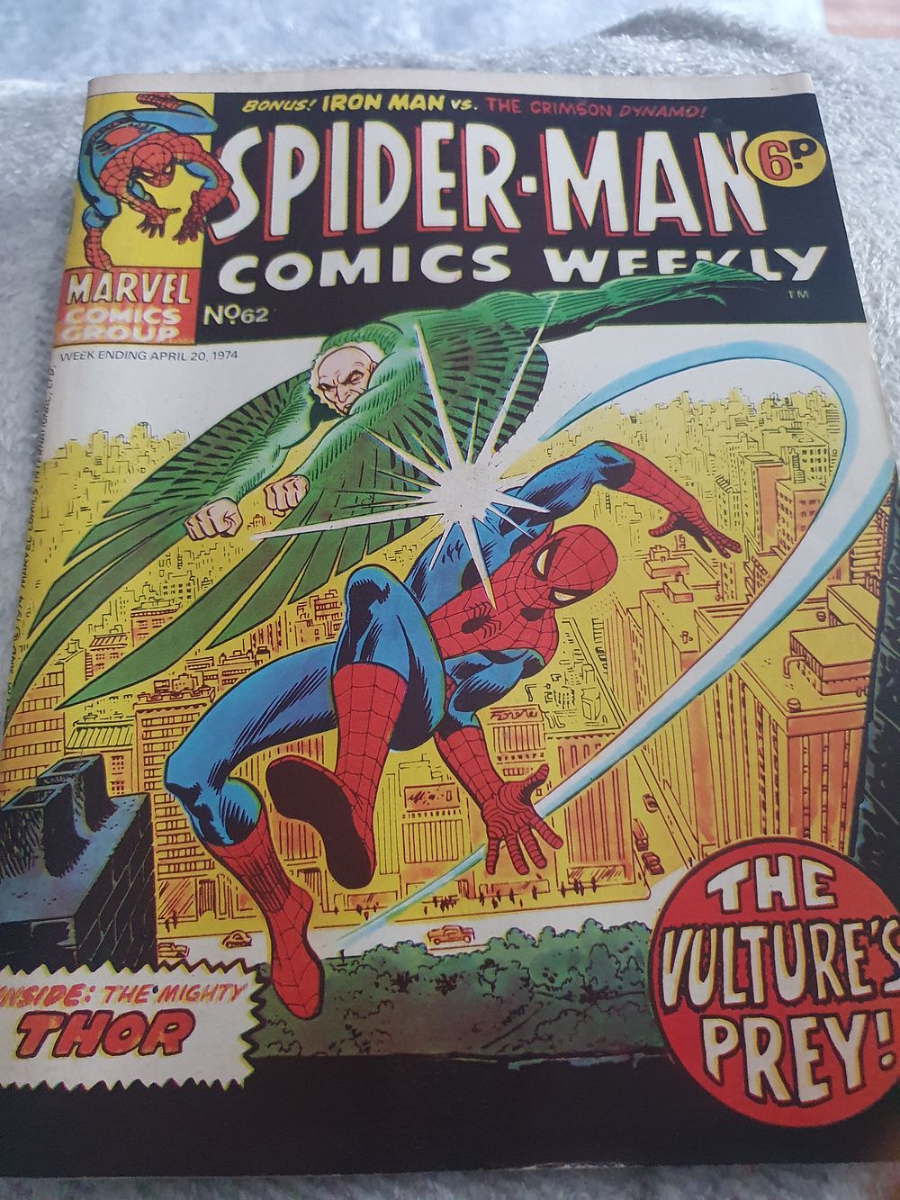 Lot 401: 1974 spideman comic