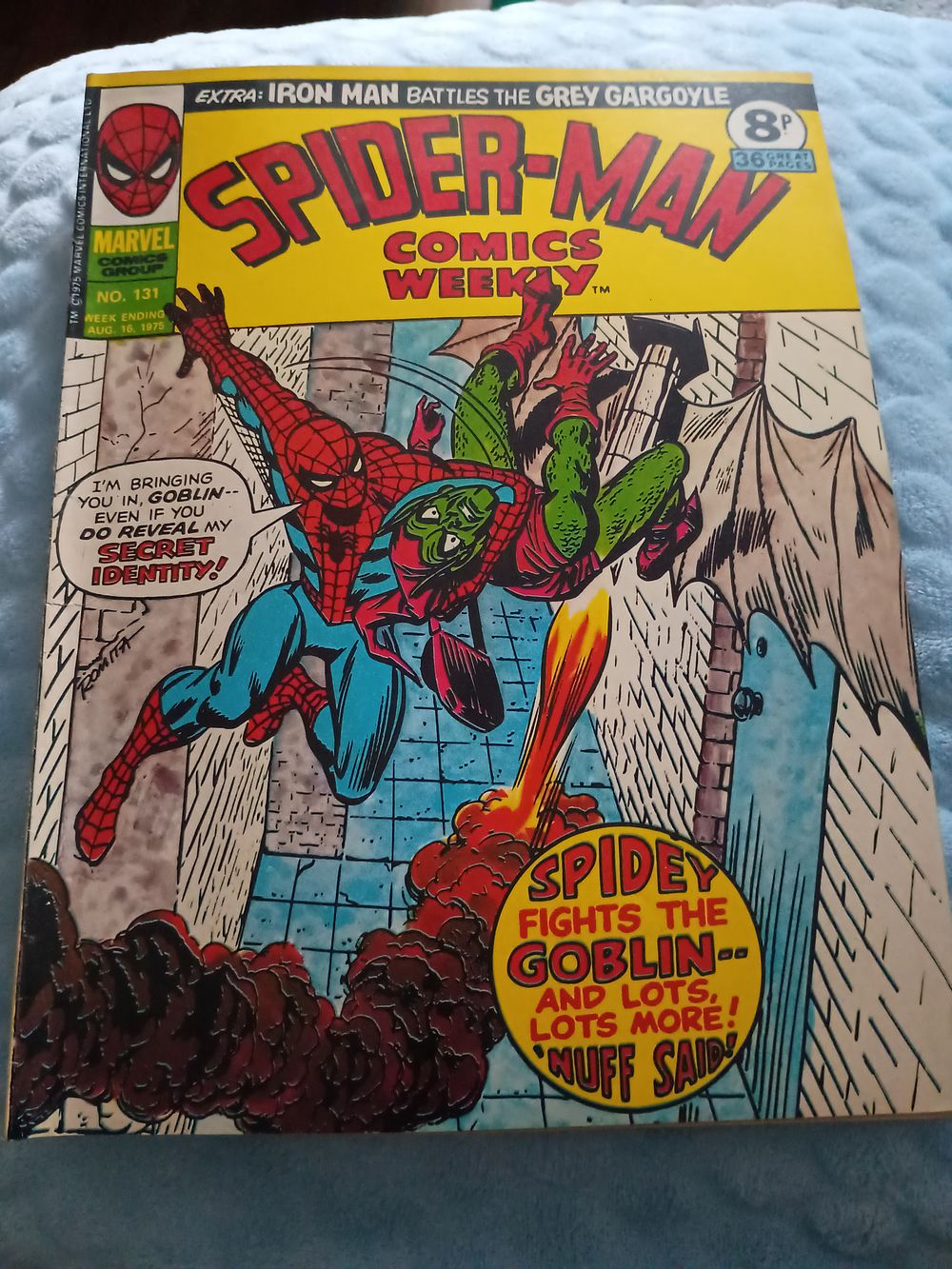 Lot 103: 1975 Vintage Comic Spiderman Comics Weekly