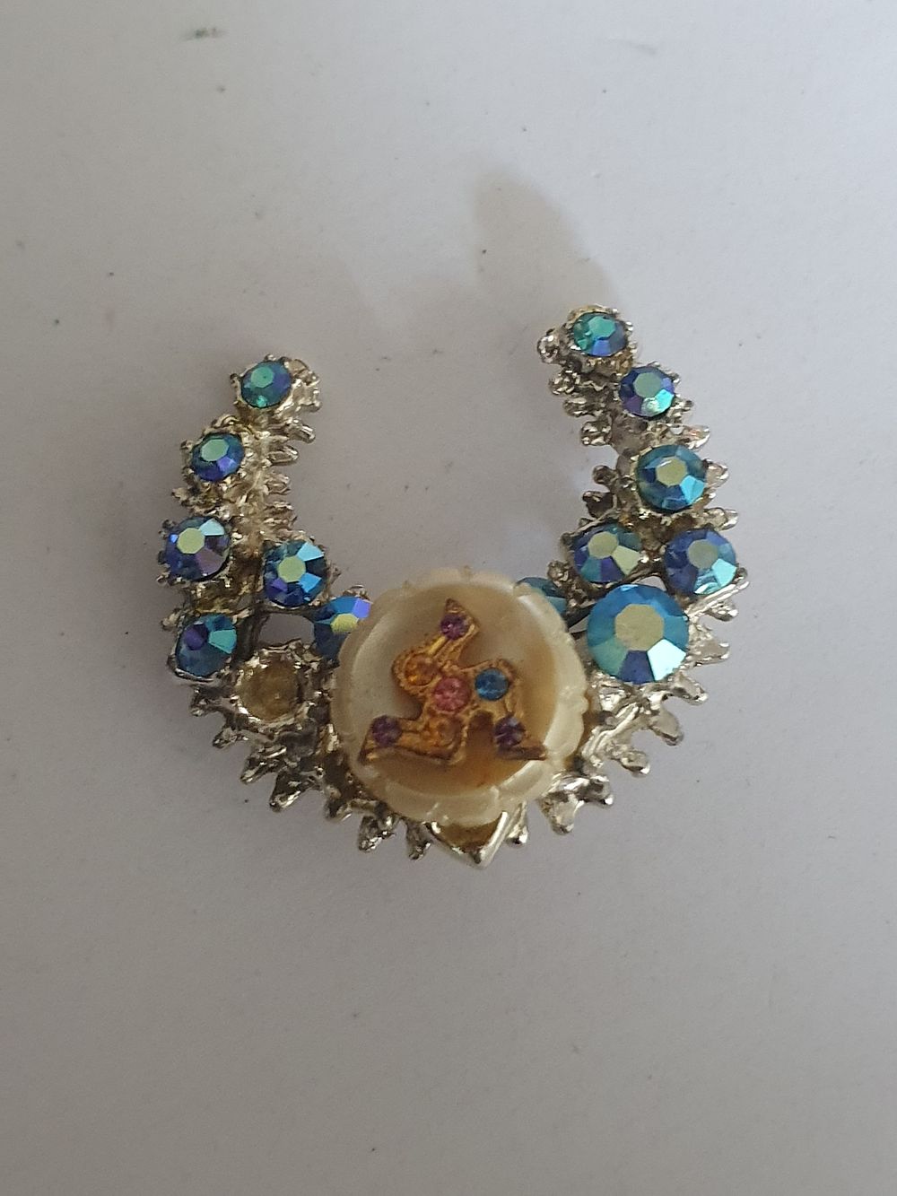 Lot 181: Ladies broach