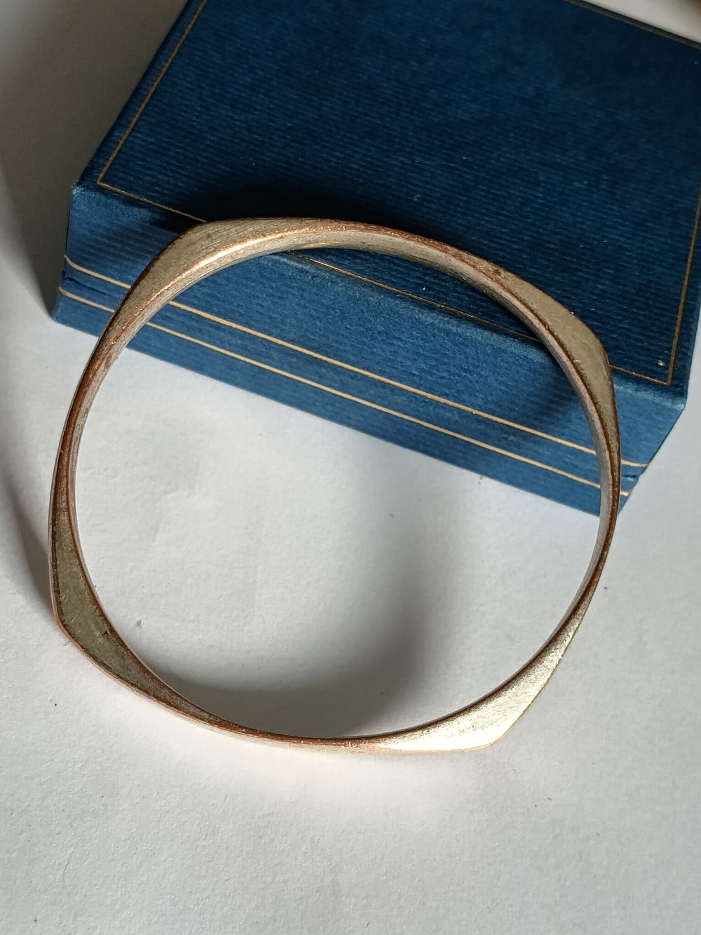Lot 229: Solid Vintage Bracelet