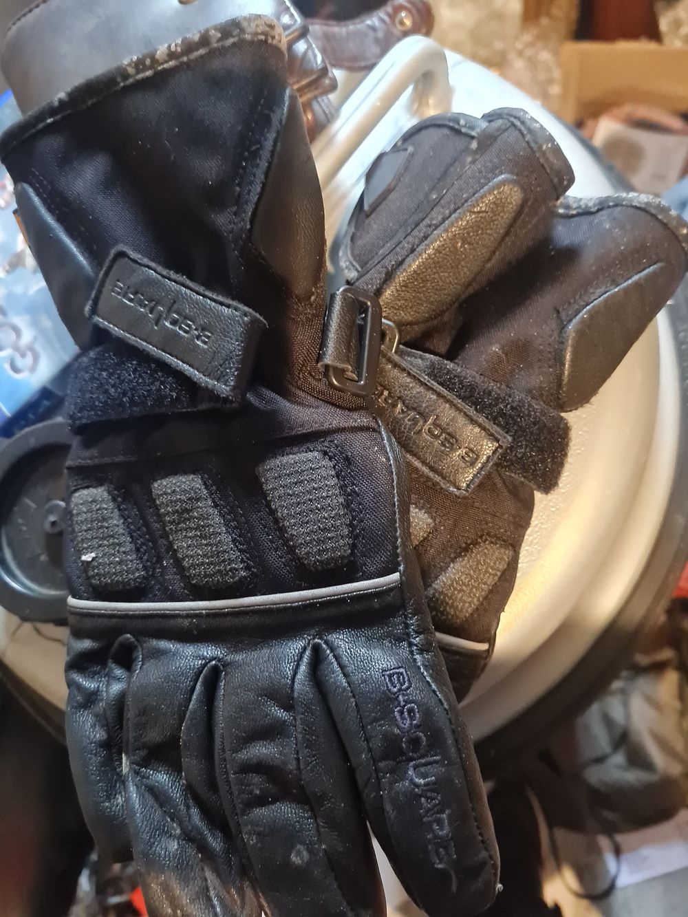 Lot 303: Bikers gloves