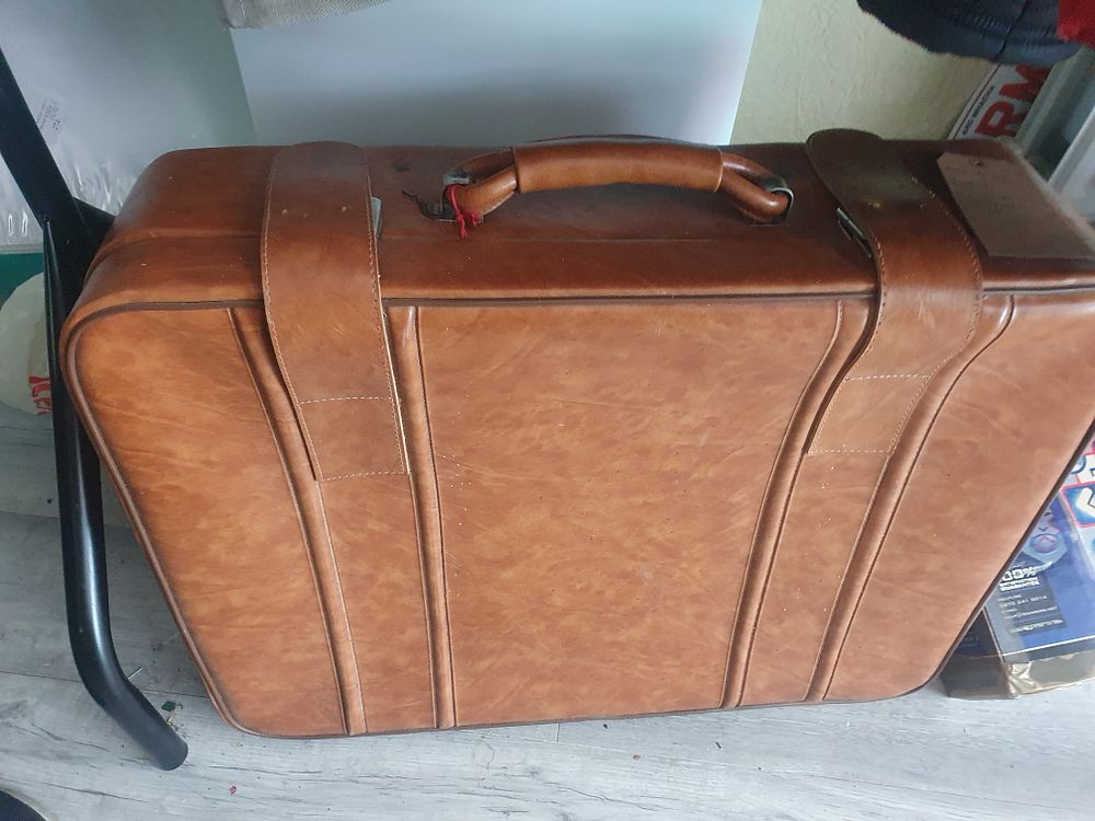 Lot 335: Vintage suitcase