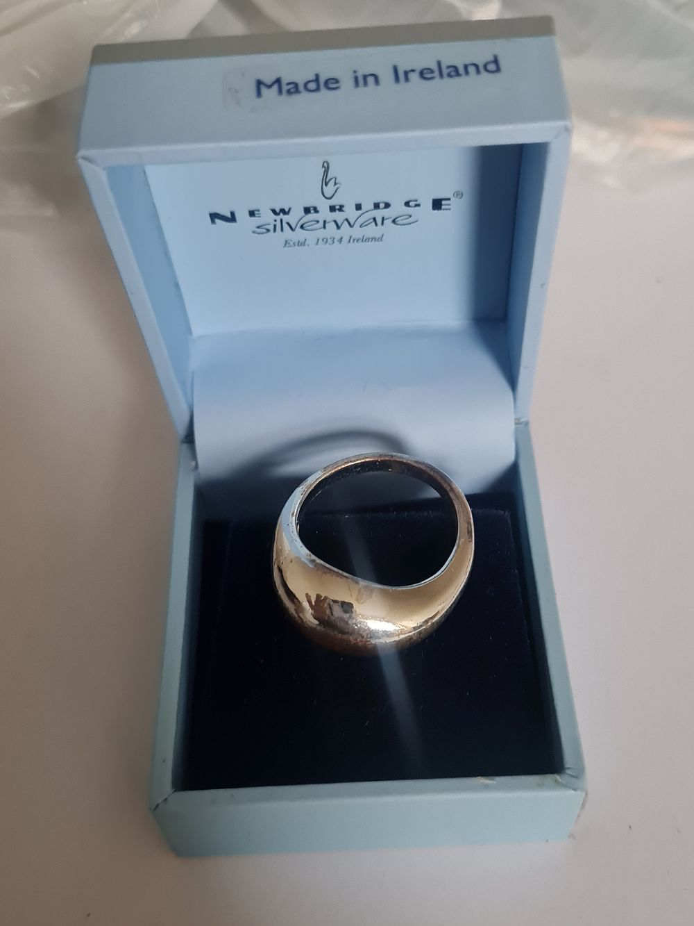 Lot 414: Newbridge silverware ring