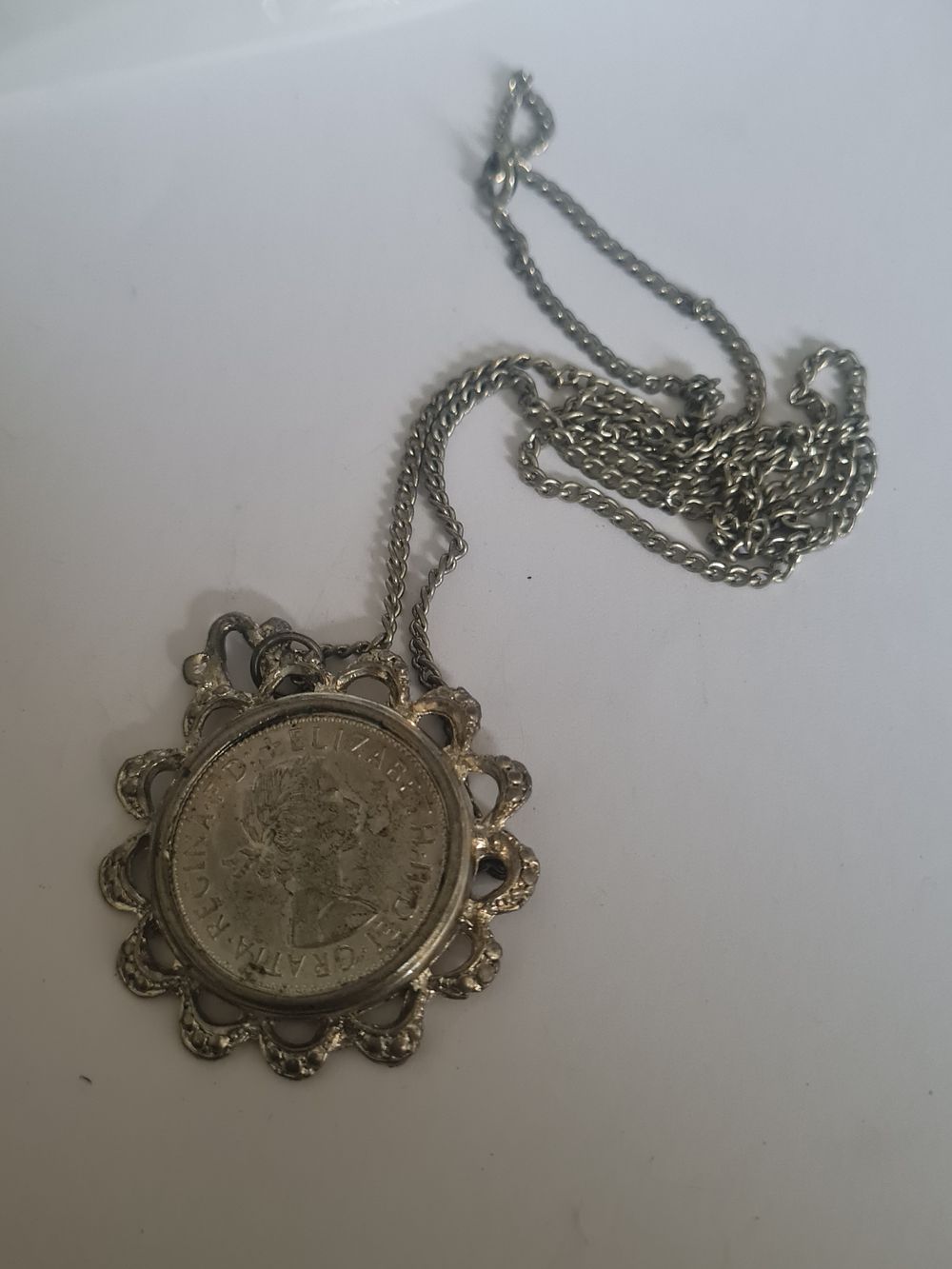 Lot 188a: Coin pendant & chain