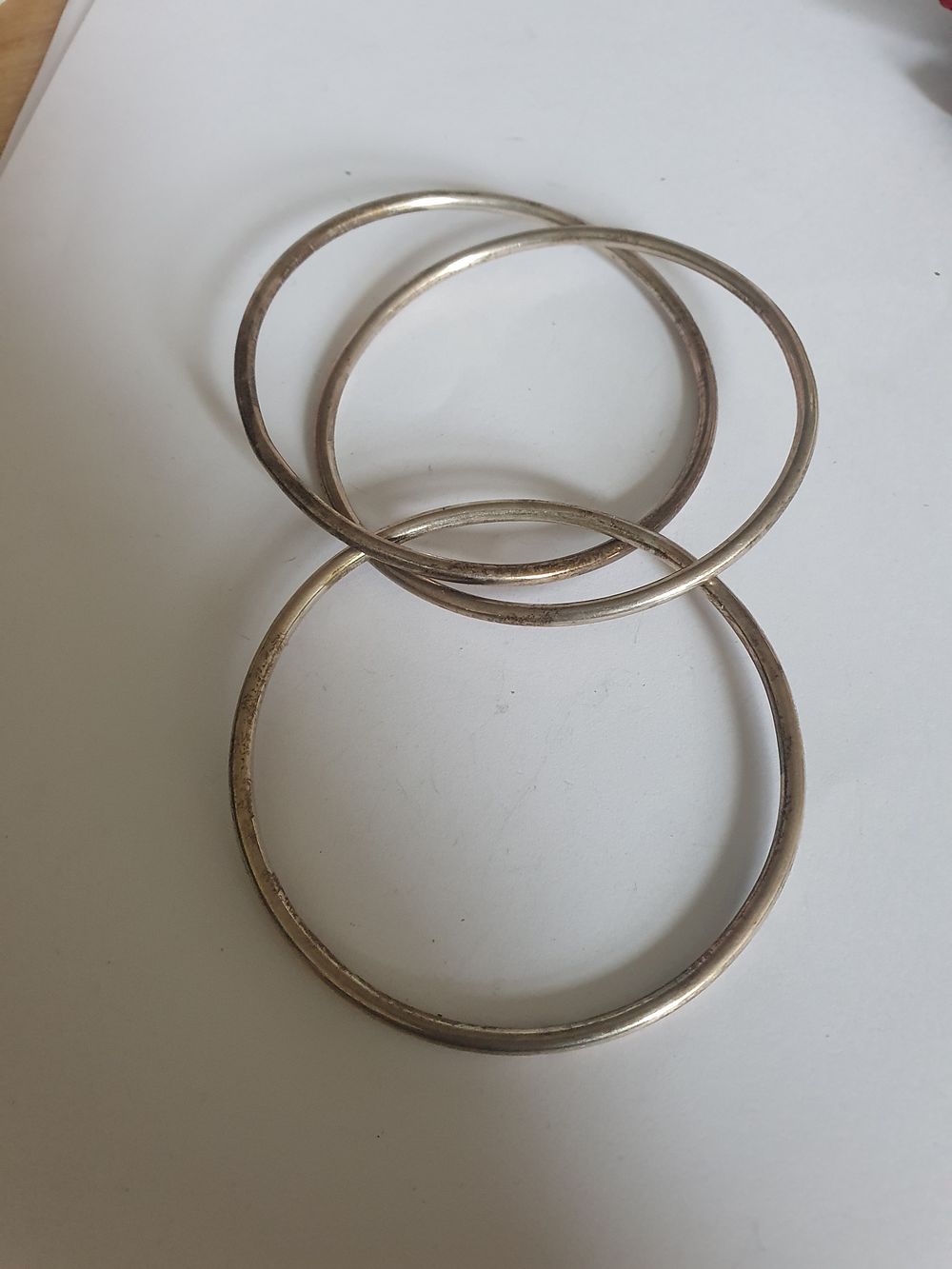 Lot 435: 3 circle bangles