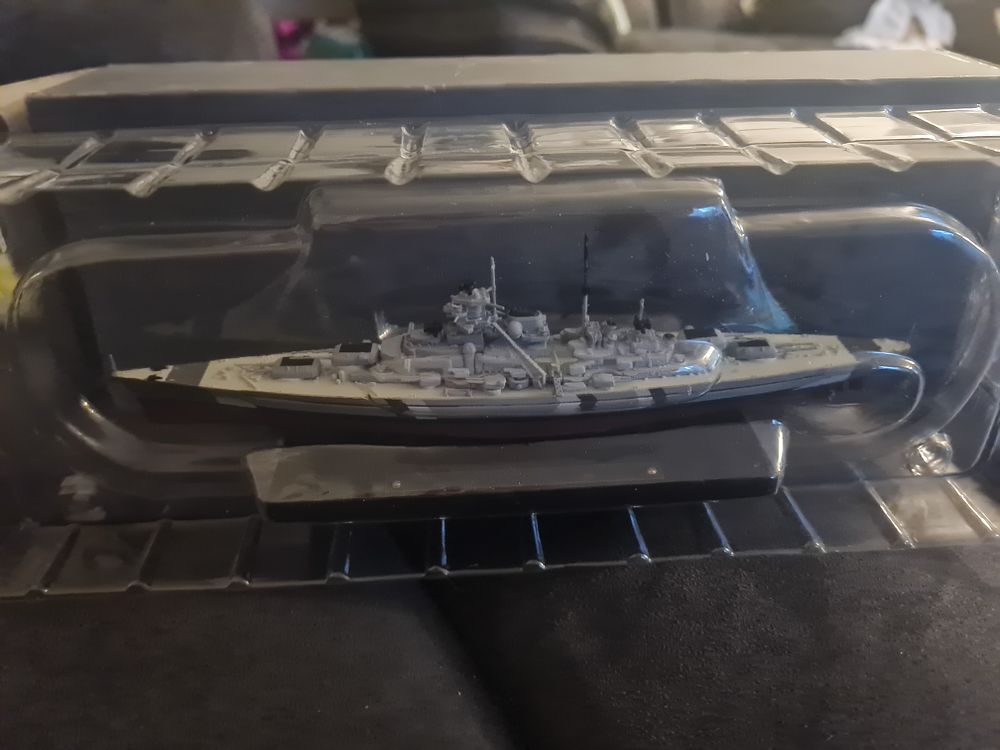 Lot 63: Bismarck boxed model