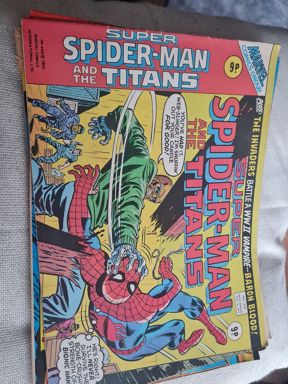 Lot 105: Super spiderman and titans 1977