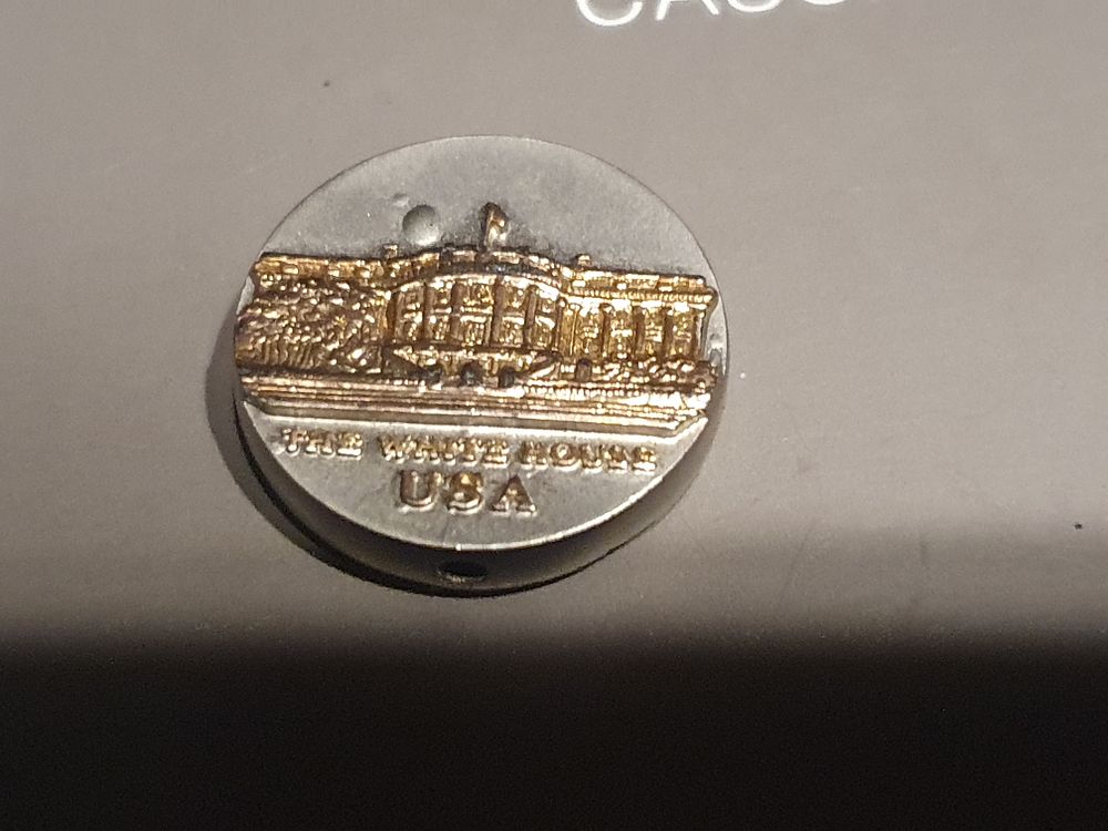 Lot 165: The white house collectable