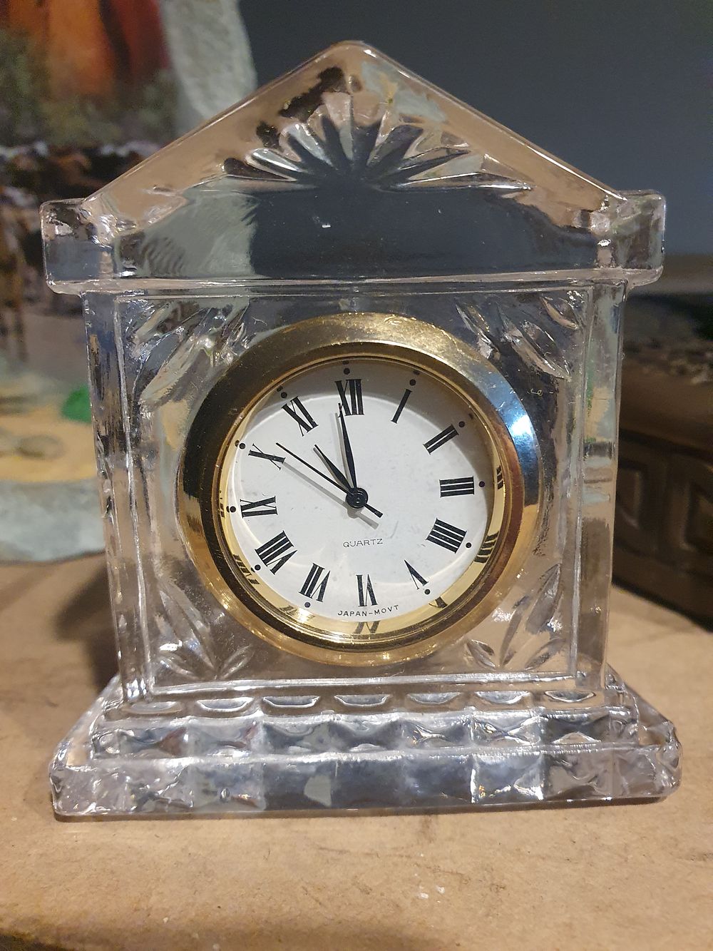 Lot 185: Small crystal clock