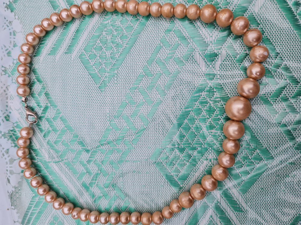 Lot 189: Beaded chain
