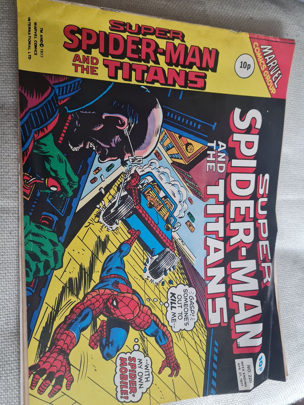 Lot 193: Super spiderman titans 1977 comics