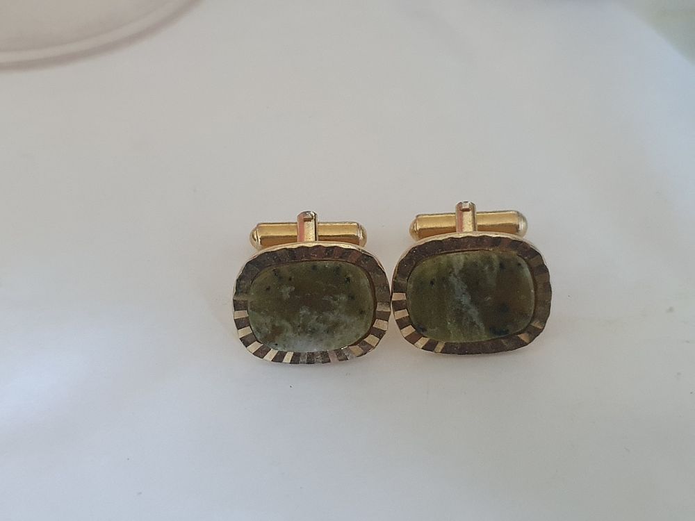 Lot 217: Vintage cufflinks