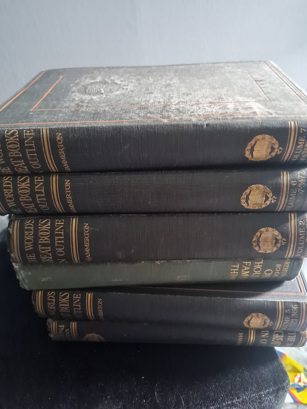 Lot 176: Vintage book lot