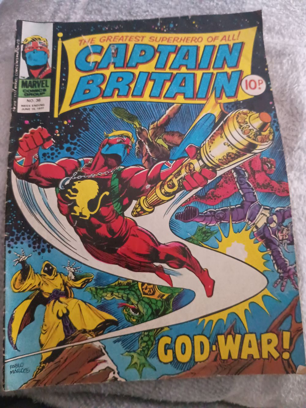 Lot 260: Captain America The Greatest Superhero Of All! 1977 Vintage Comic