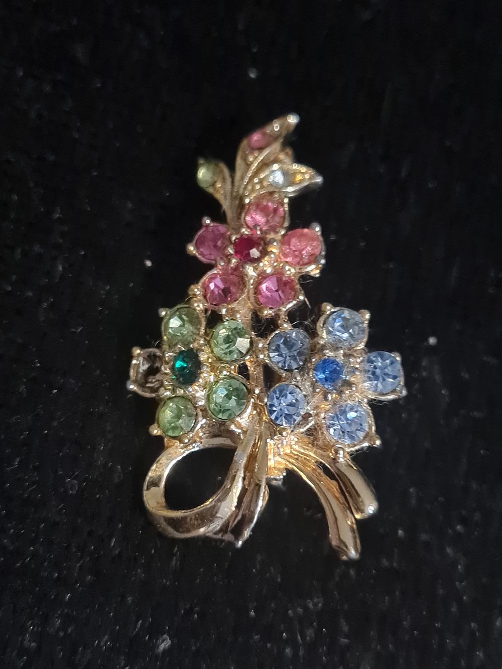 Lot 121w: Vintage brooch