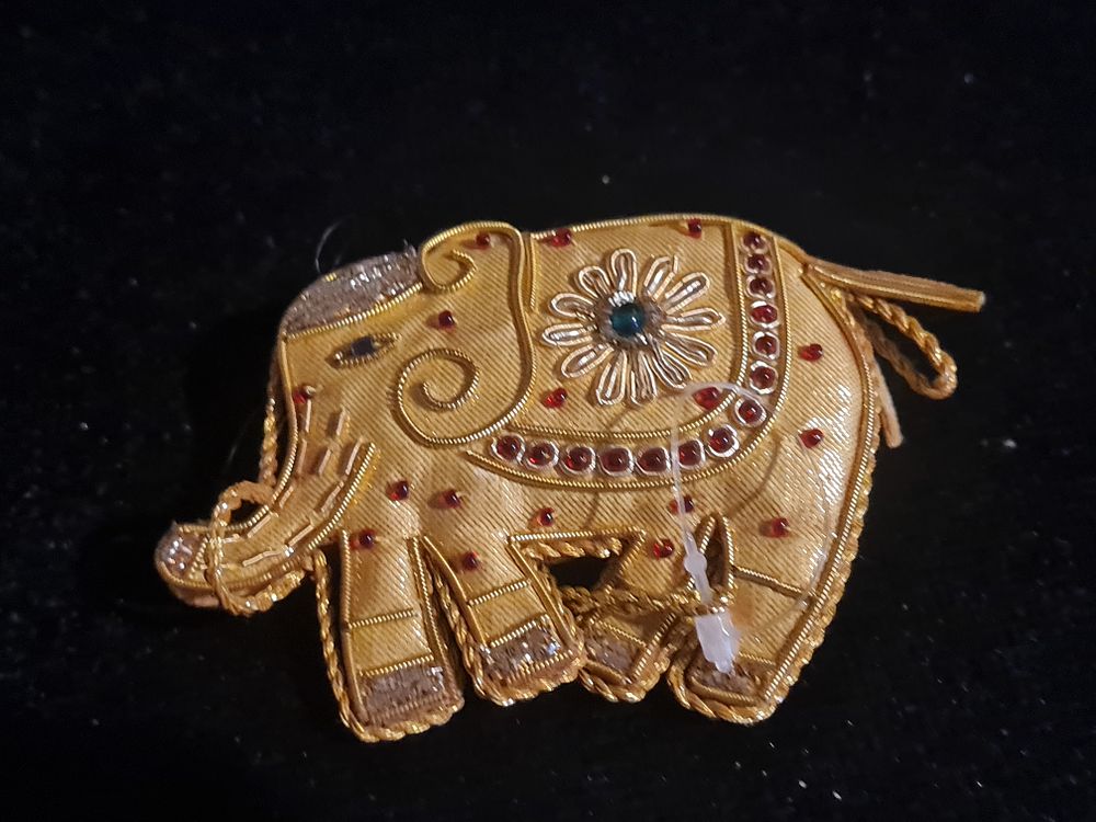 Lot 317: Elephant pin cushion