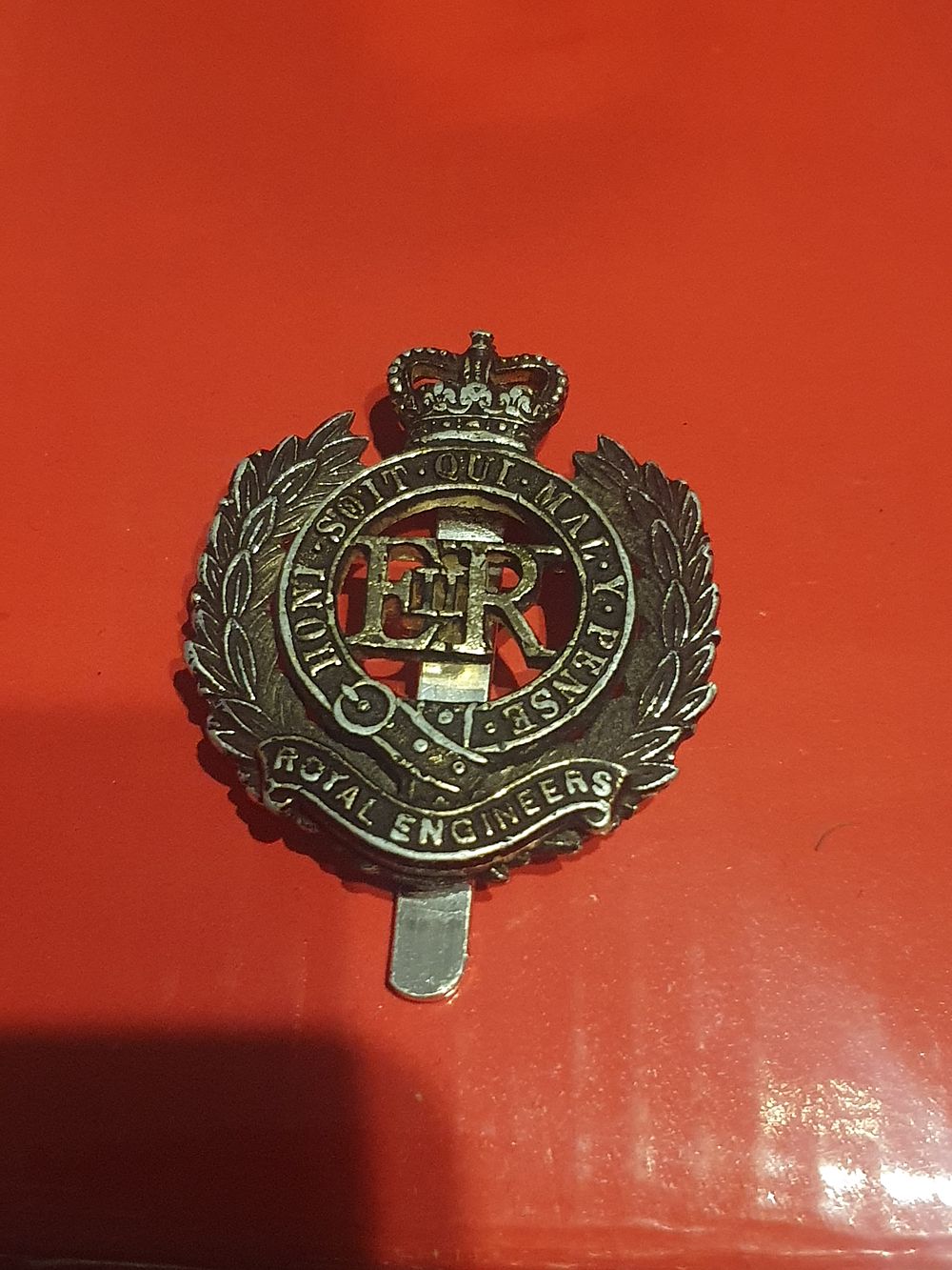 Lot 376: Royal engineer badge