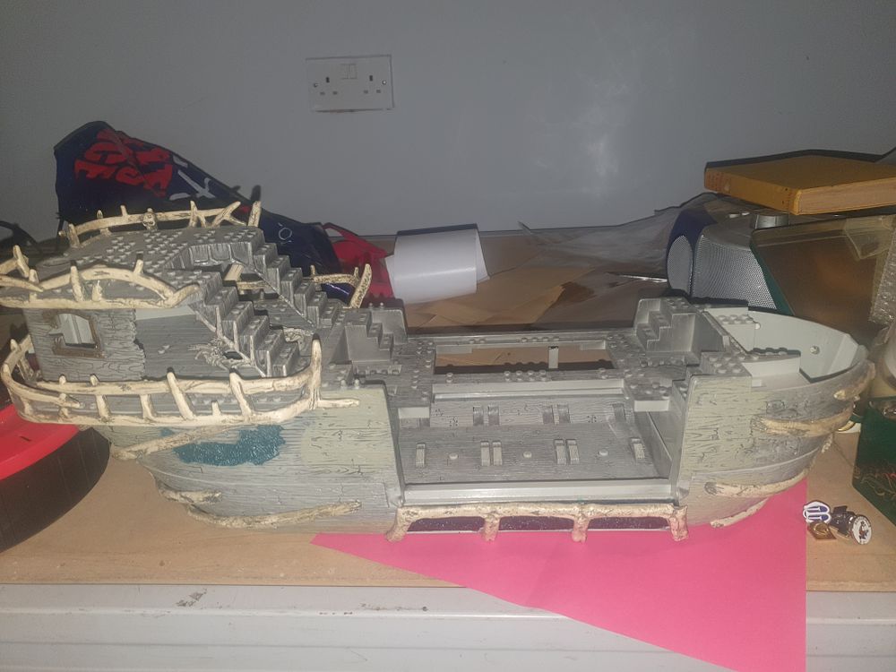 Lot 134y: Large pirate ship