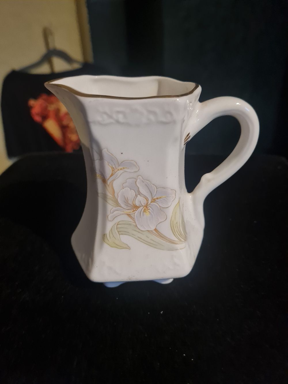 Lot 166: Fenton jug