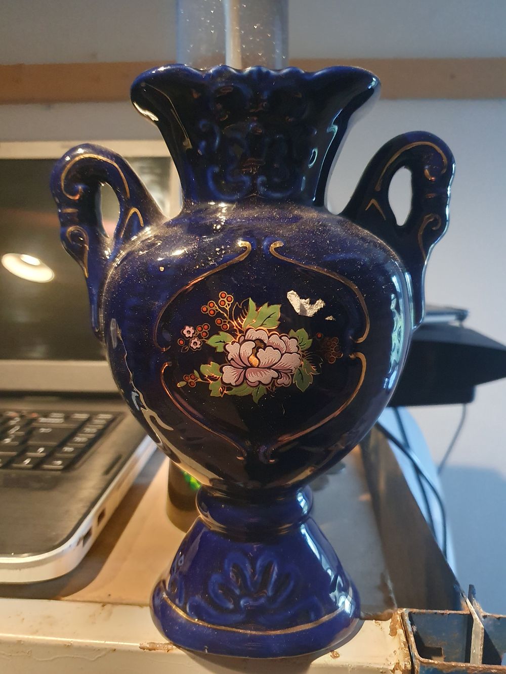 Lot 197: Vintage vase