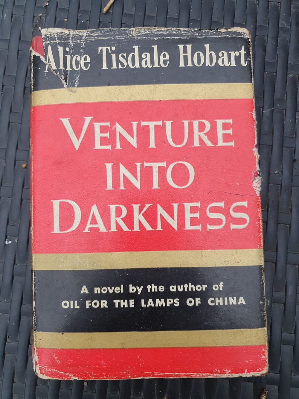 Lot 219: Vintage venture into darkness