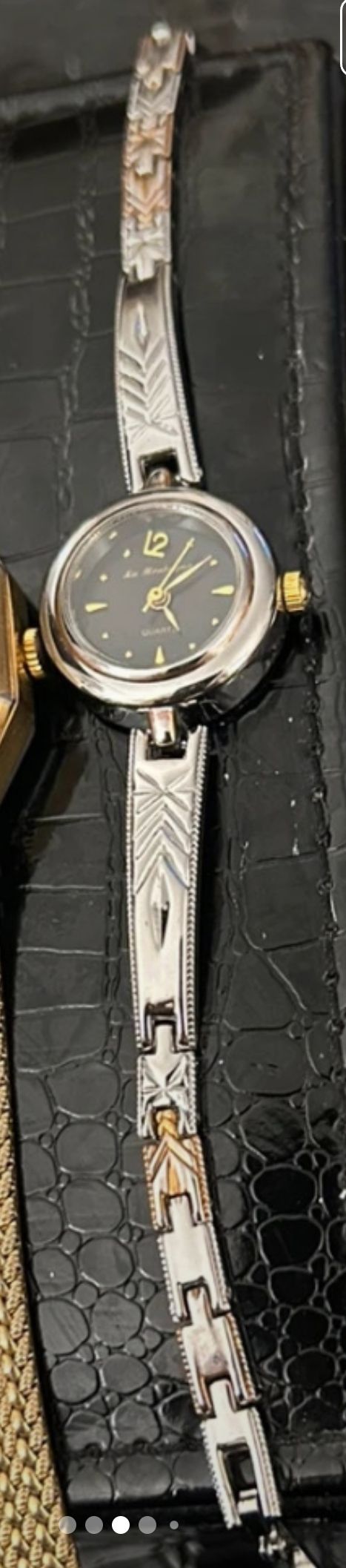 Lot 247: Vintage ladies watch