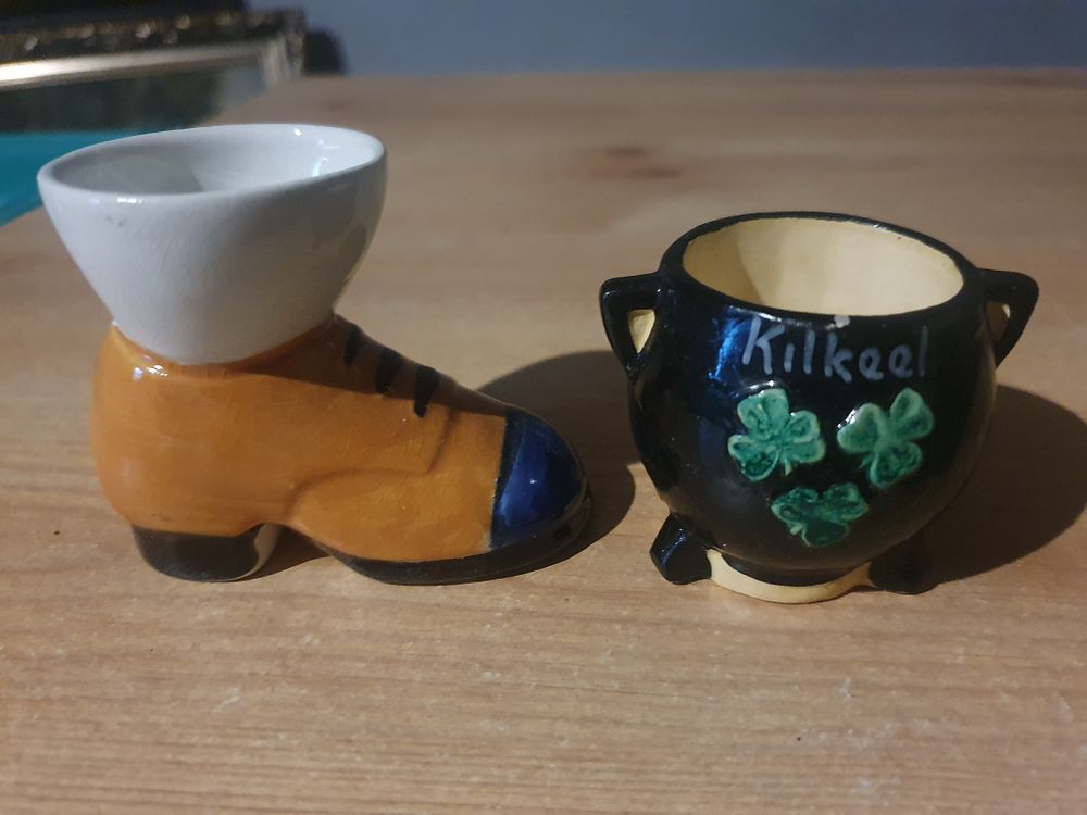 Lot 409: 2 egg cups