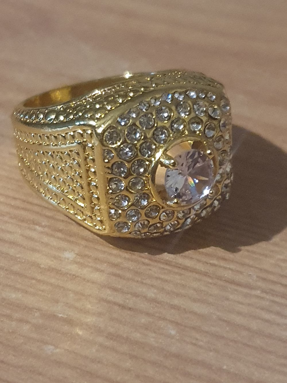 Lot 1i: Heavy duty gents ring