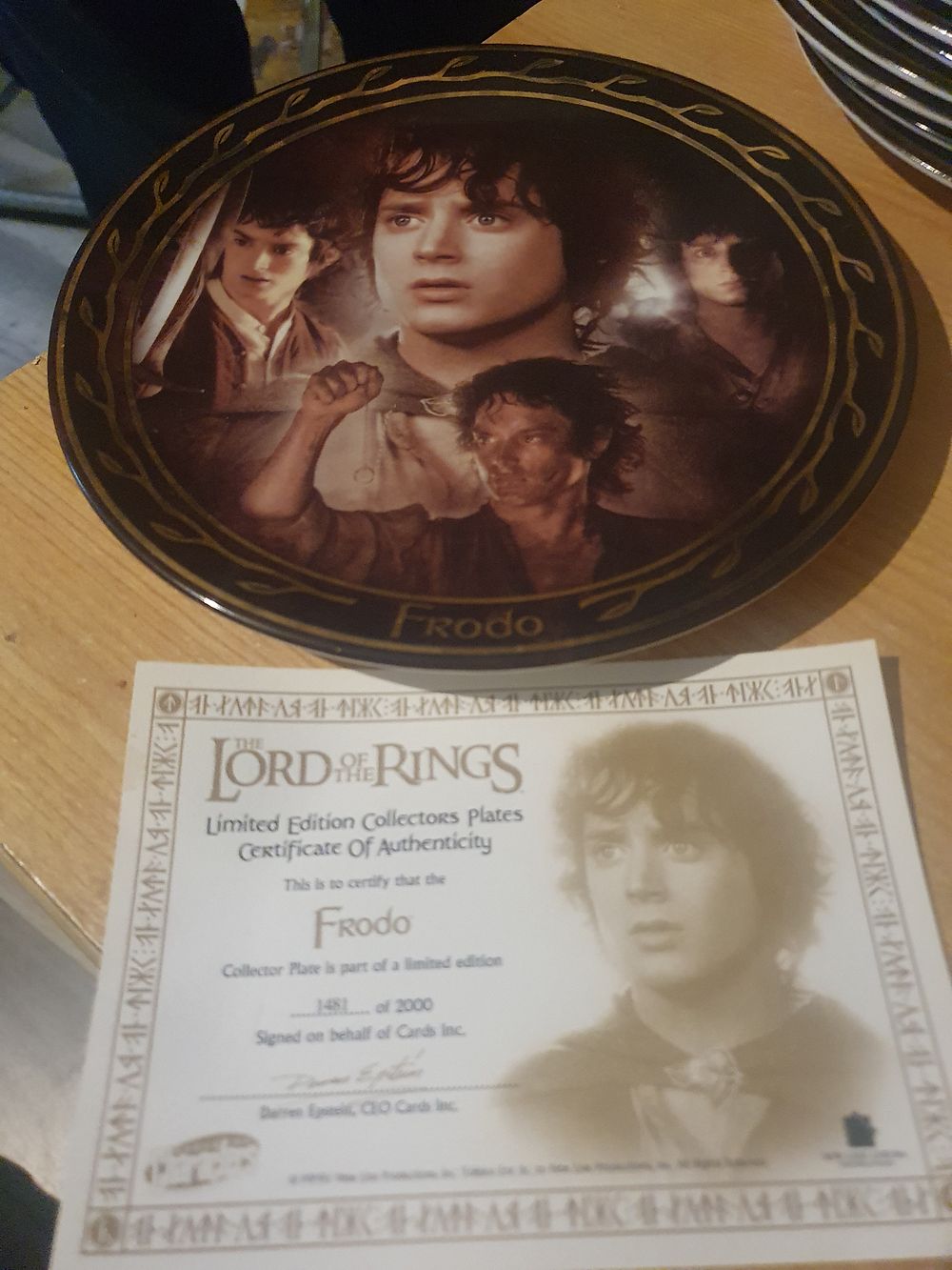 Lot 177w: Limited edition Lord of ring collectors plate with Coa