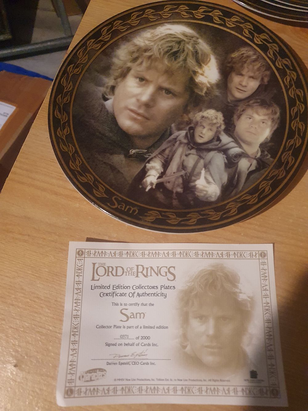 Lot 333p: Limited edition Lord of the rings collecters plate