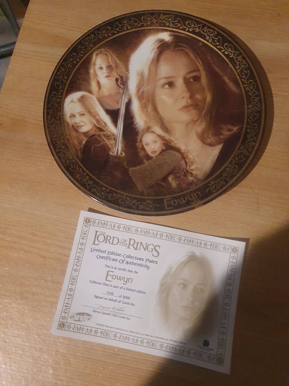 Lot 438: Limited edition Lord of the rings collecters plate