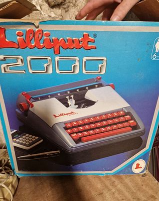 Vintage lilliput typewriter